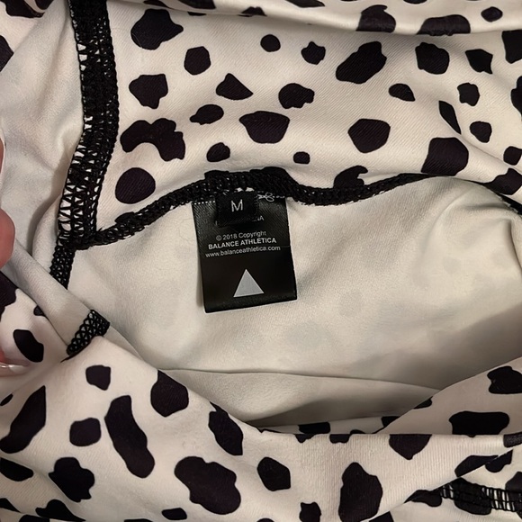 Balance Athletica Snow Leopard Kingdom leggings - Picture 4 of 4